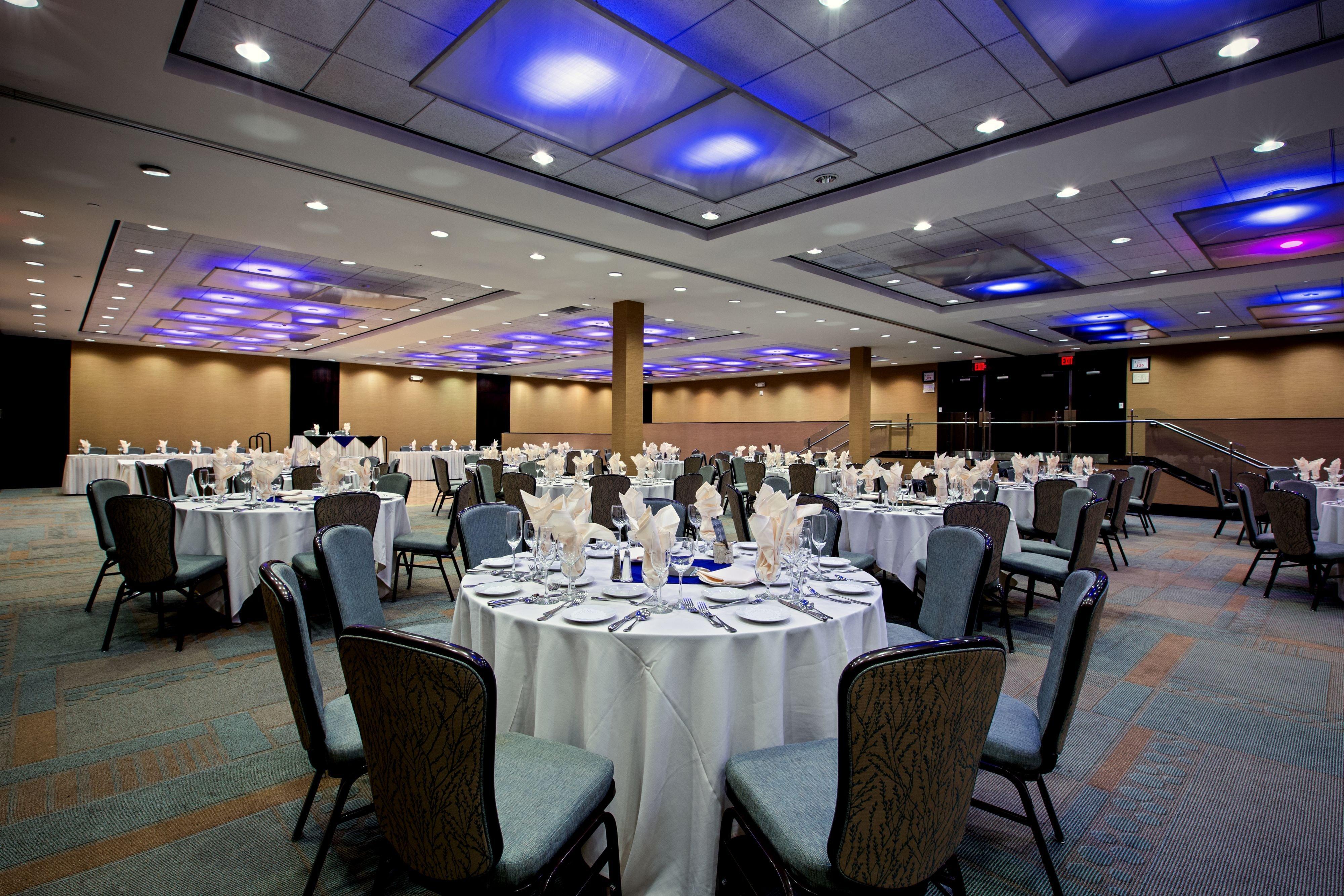 Crowne Plaza Hotel Glen Ellyn/Lombard By Ihg Екстериор снимка