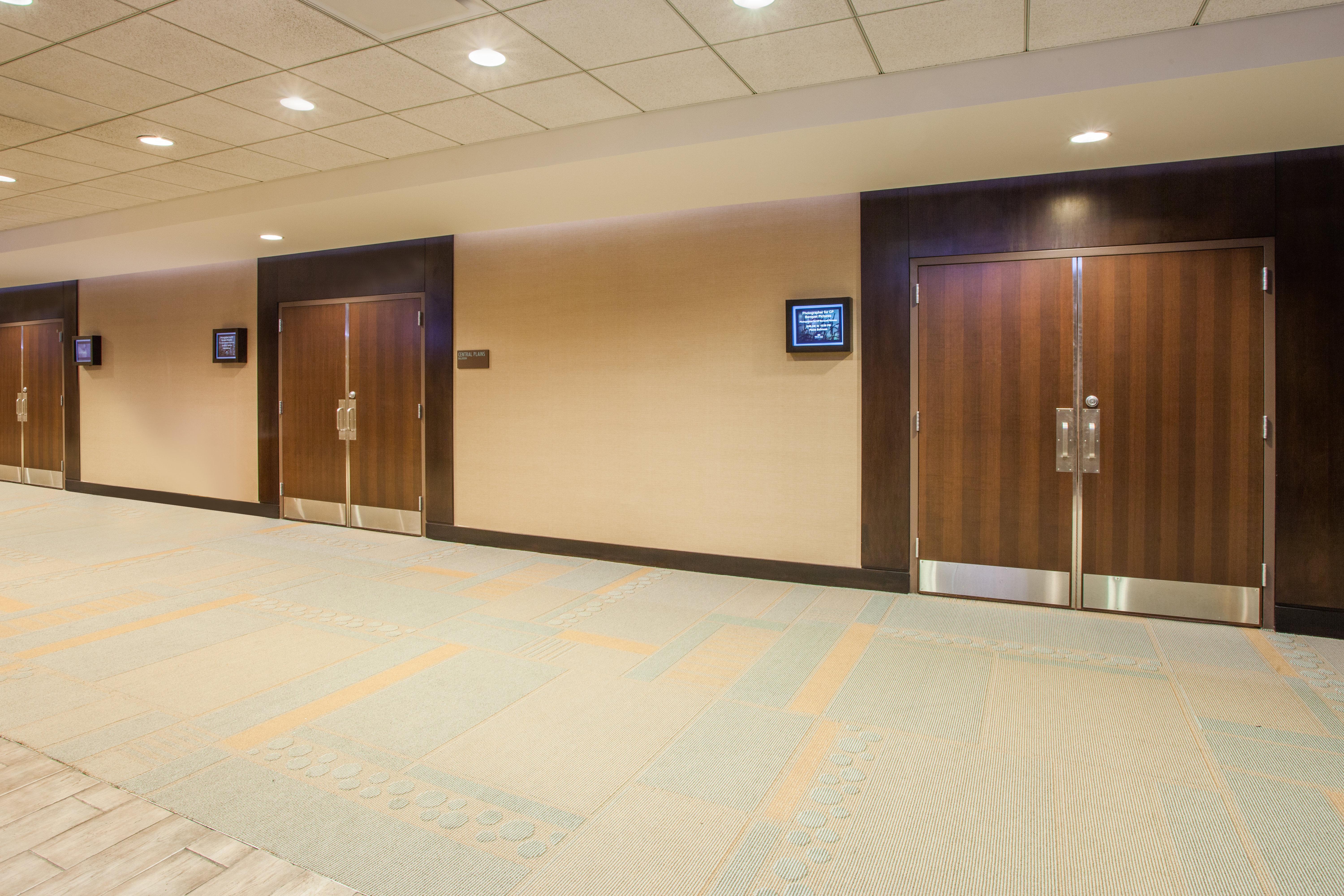 Crowne Plaza Hotel Glen Ellyn/Lombard By Ihg Екстериор снимка